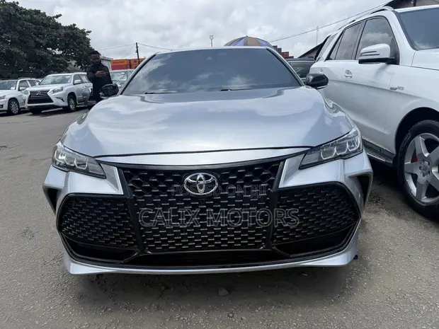 Toyota Avalon 2021 Silver - 1
