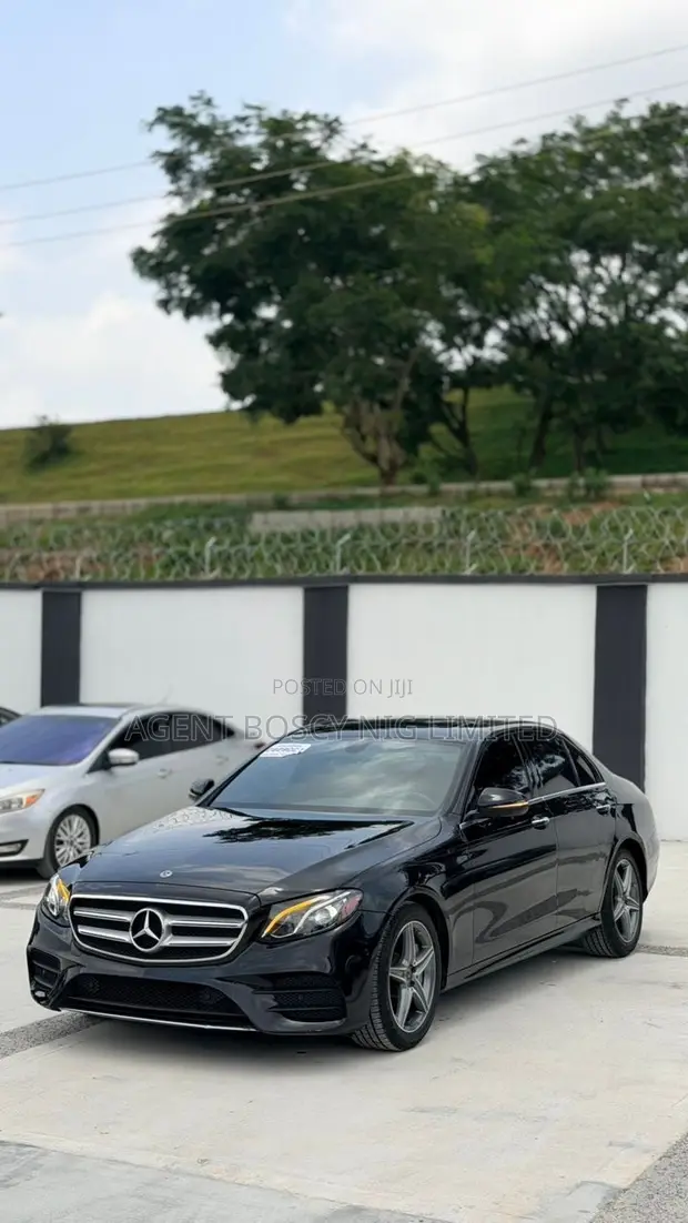 Mercedes-Benz E400 2018 Black - 1
