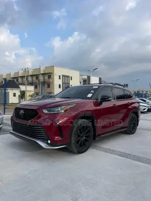 2021 Toyota Highlander XSE Red