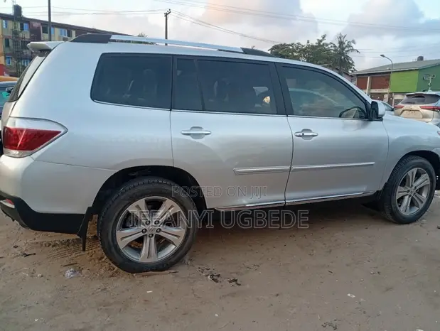 Toyota Highlander 2013 Full Option - 1