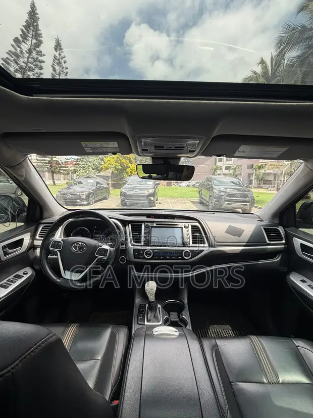 2019 Toyota Highlander SE Black - 1