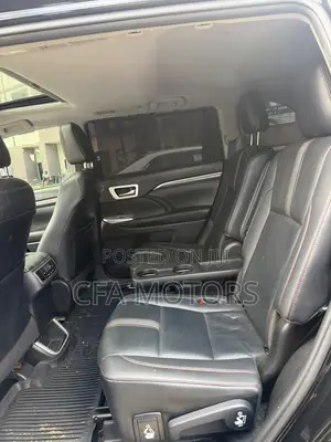 2019 Toyota Highlander SE Black