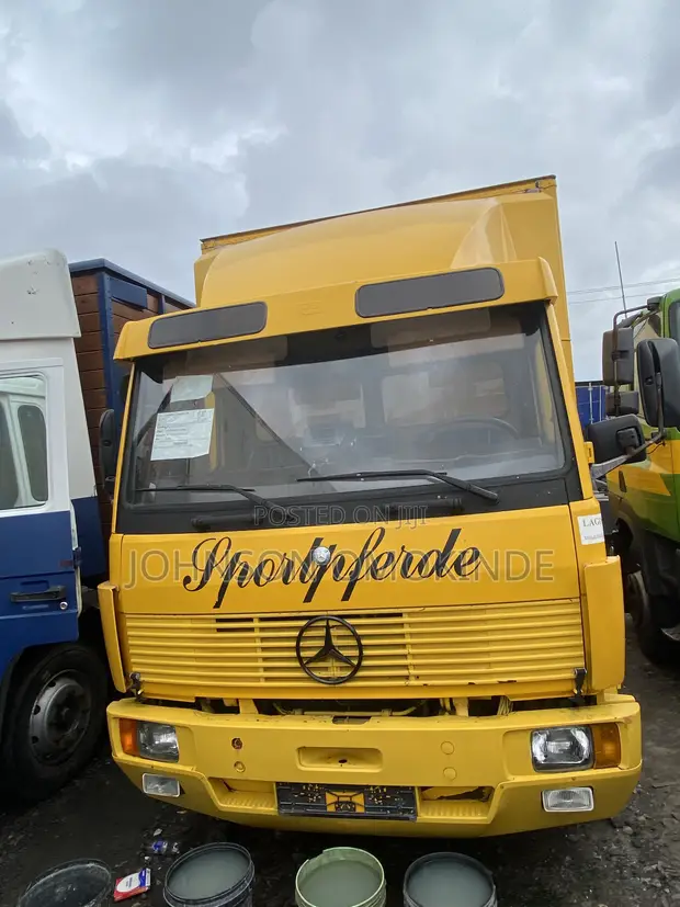 Mercedes-Benz 1114 Arocs Container Truck - Foreign Used - 1