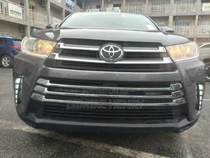 Toyota Highlander LE SUV AWD ta 2015