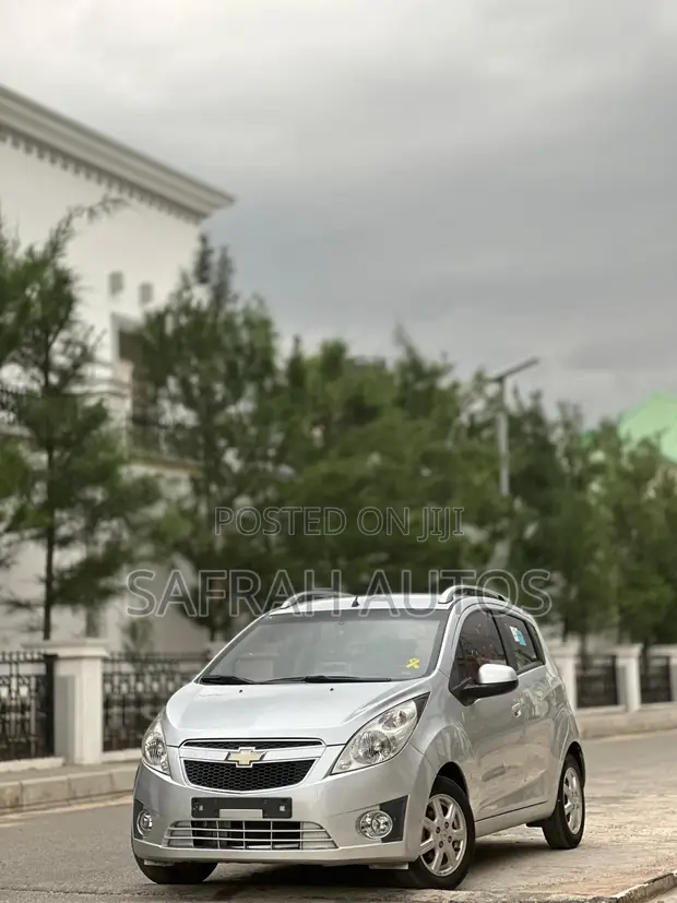 Chevrolet Spark 2012 Silver - 1