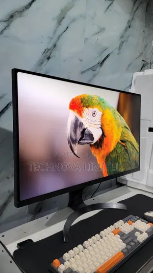 Crossover 32-inch 4K UHD IPS Monitor
