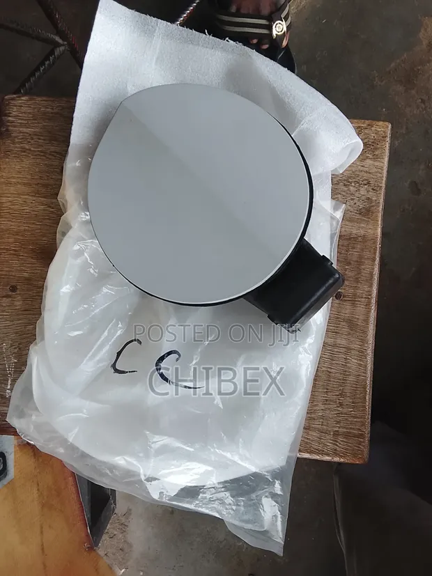 Volkswagen Passat CC Tank Cover - 1