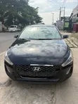 2019 Hyundai Elantra Black - 1