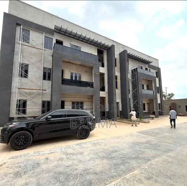 Gidan Kwana 3 Bedroom Don Siyarwa a Wuye, Abuja - 1