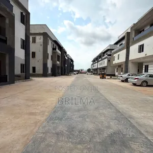 Gidan Kwana 3 Bedroom Don Siyarwa a Wuye, Abuja
