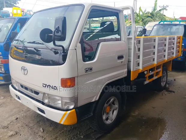 Toyota Dyna 150 10ft Cargo Truck - 1