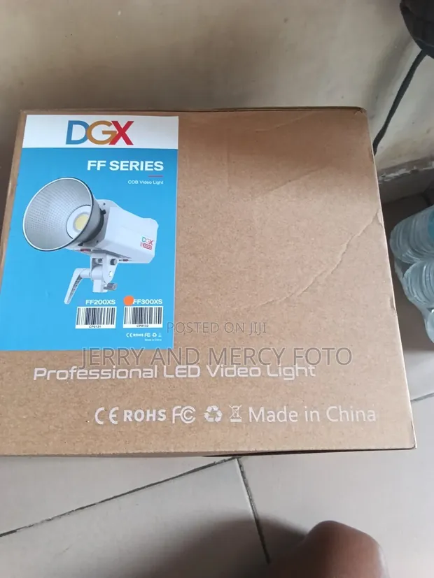 DGX FF Series 300XS COB LED Video Light - 1
