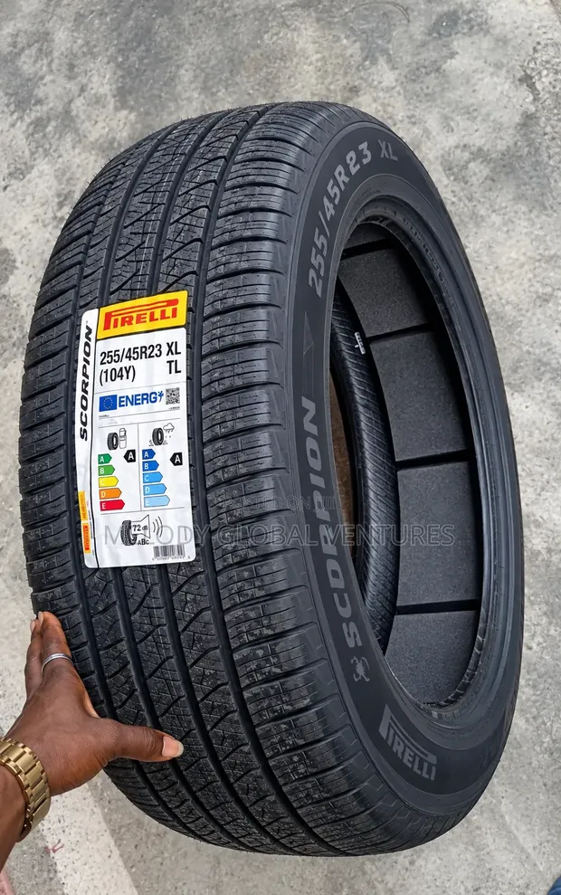 Pirelli Tyres for Rolls-Royce (255/45R23 & 255/40R23) - 1