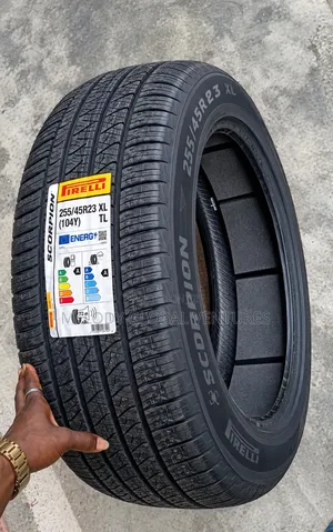 Pirelli Tyres for Rolls-Royce (255/45R23 & 255/40R23)