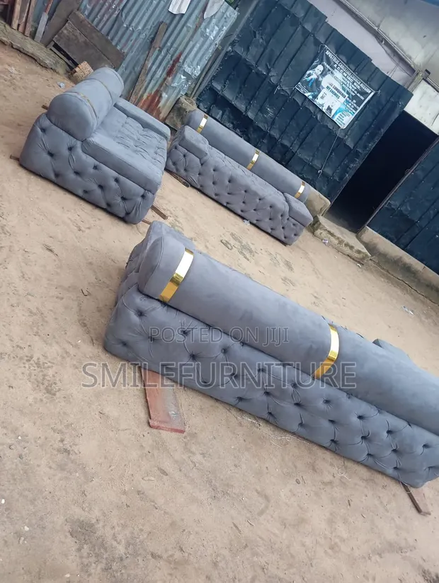 Home Interiors Tufted Sofar 7-Mazauni - 1