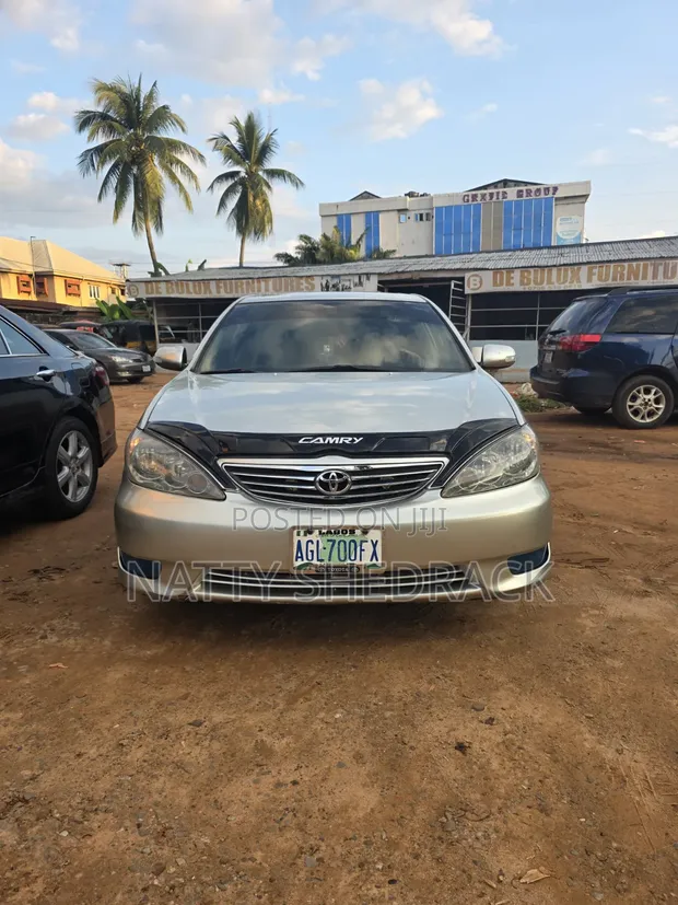 Toyota Camry 2006 Silver - 1