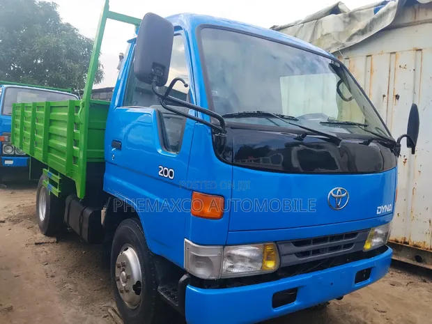Toyota Dyna 200 Direct Petrol Truck - 1