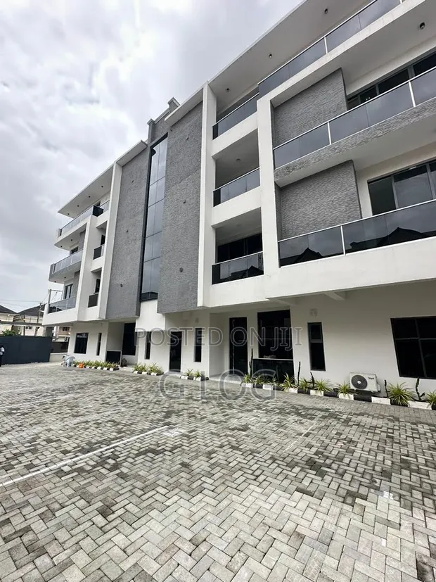 3 Bedroom Block of Flats for Sale in Lekki Phase 1 - 1