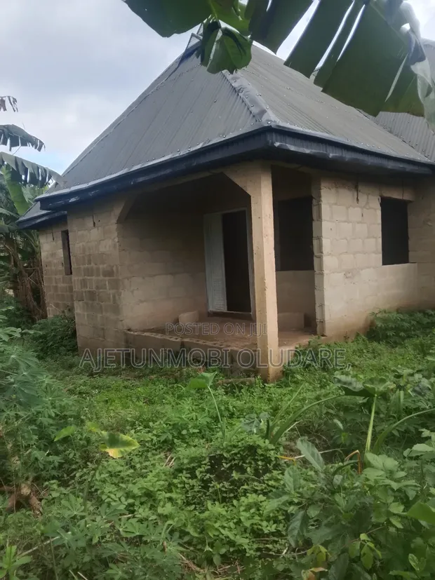 2-Bedroom Bungalow da ba a gama ba don siyarwa a Ado Ekiti - 1