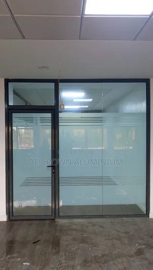 K2000 Aluminium Ofishin Partition Tare da Frosted Glass