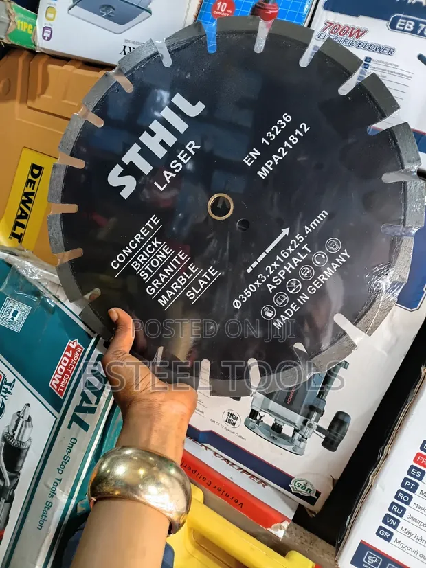 Heavy-Duty Diamond Asphalt Cutting Disc - 1
