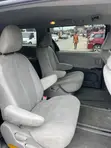 Toyota Sienna LE 2011 Mai Zama 8 - 5