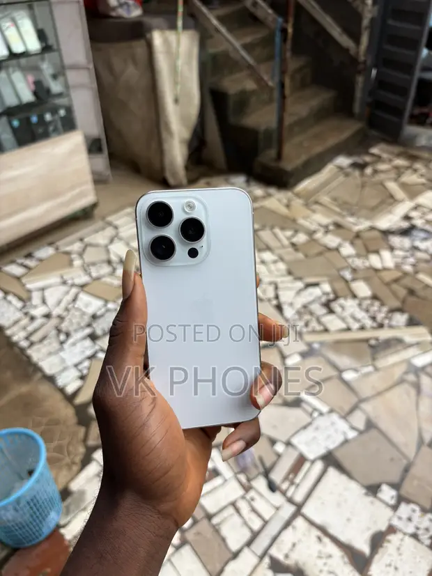 Apple iPhone 15 Pro 256GB White - 1