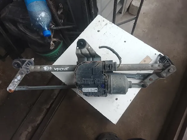 Skoda Octavia Engine Wiper (2013) - 1
