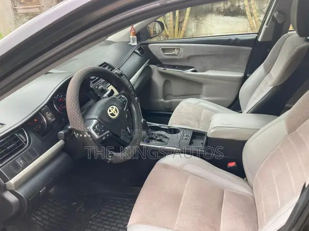 Toyota Camry XLE Sedan ta 2017 - 1