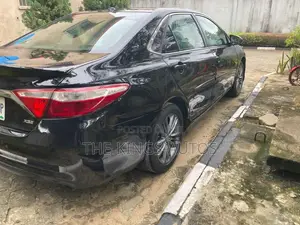 2017 Toyota Camry XLE Sedan
