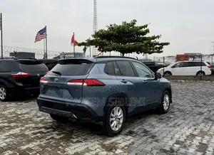 Toyota Corolla Cross LE 2024 Blue