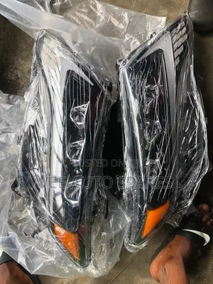 Brand New Toyota Venza Headlamp 2015