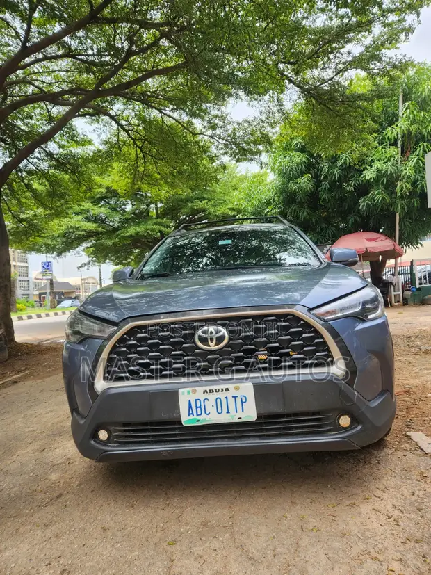 Toyota Corolla Cross 2022 Gray - 1