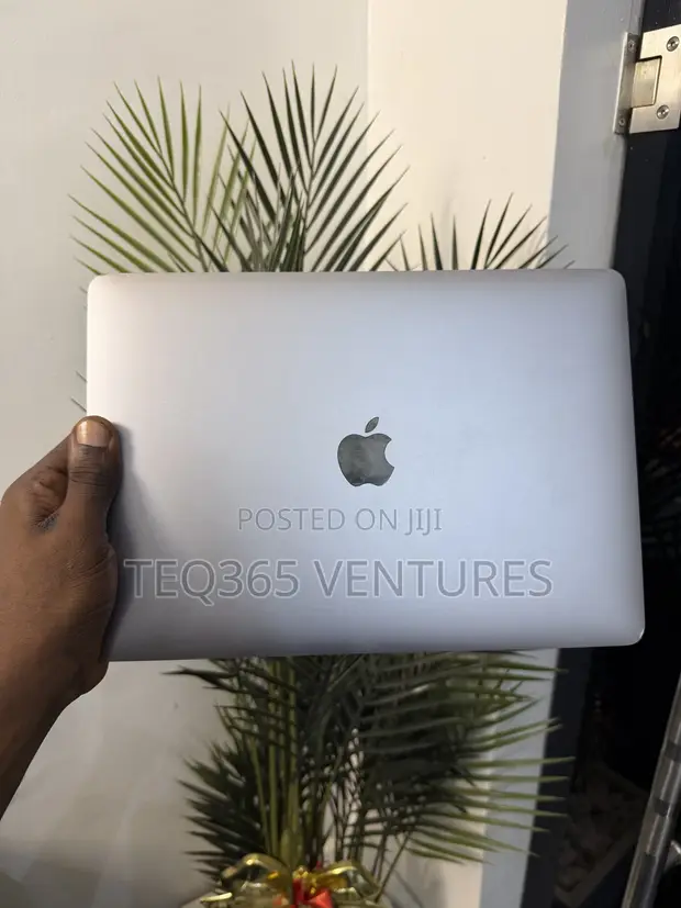 Apple MacBook Pro 2018 16GB RAM, 512GB SSD - 1