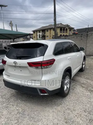 2019 Toyota Highlander Limited - White