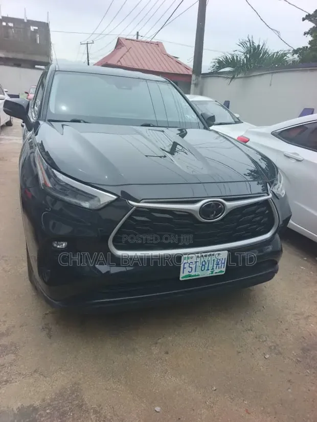 2022 Toyota Highlander Black - 1