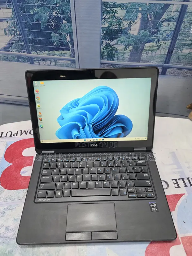 Dell Latitude 12 E7250 Laptop - Core i7, 8GB RAM, 128GB SSD - 1