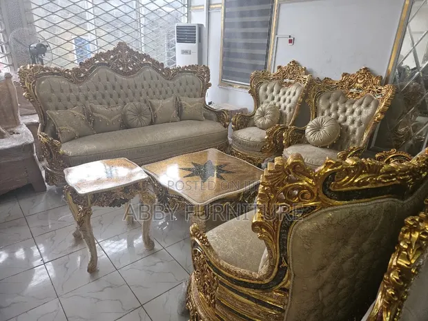 Luxury 10-Seater Turkey Sofa Set tare da Center Table - 1