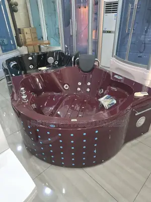Babban Jacuzzi Mai Launi Maroon Mai Launi Mai Launi