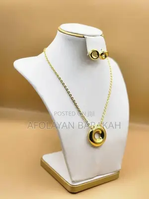 LR Jewelry Set - Gold