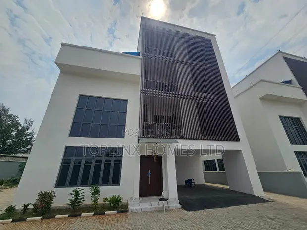 Gidan 5 Bedroom Mai Cikakken Tsarin Zama a Banana Island don Hayarwa - 1