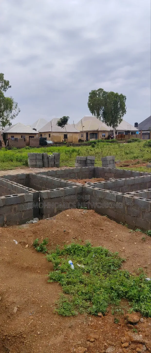 Filin Zama 250sqm Don Sawa a Jikwoyi Phase 4 - 1