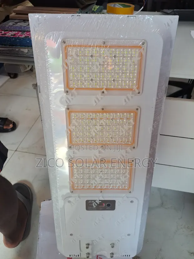200W Akt Solar Street Light - 1