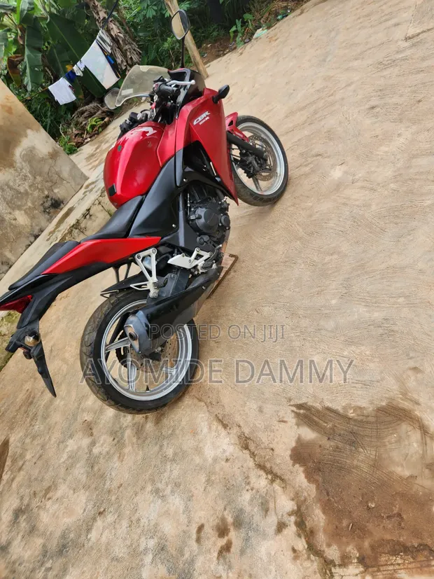 Honda CBR 250R 2015 Red - 1