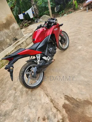 Honda CBR 250R 2015 Red