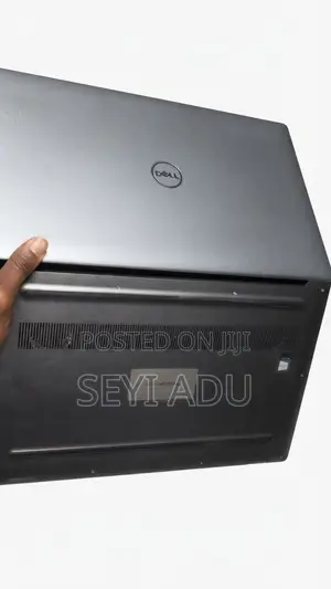 Dell Precision 5520 Laptop - Core i5, 8GB RAM, 256GB SSD