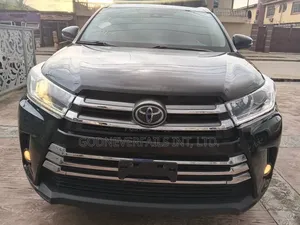 2018 Toyota Highlander XLE - Gray