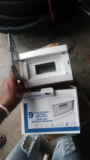 9 Way Cetsan Circuit Breaker Box