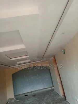 Wurin Zama Mai Kayan Daki 2 Bedroom a Oreyo Estate, Igbogbo don Sawa