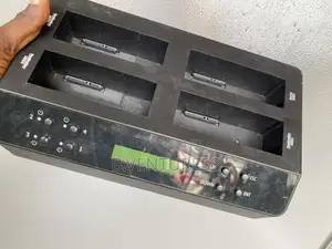 StarTech.com 4-Bay HDD/SSD Mai Kwafin Bayanai da Dock